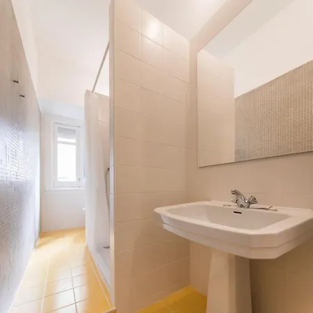 Guestready - Bright And Cosy Single In Central 리스본